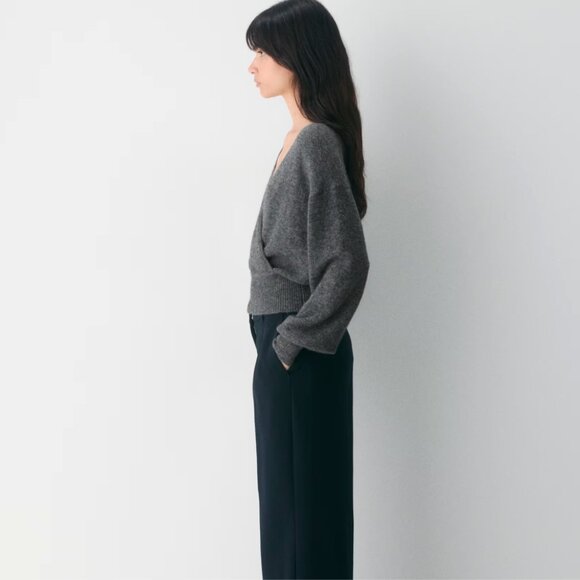 NWT Aritzia Wilfred SoftSpoke Dear Sweater in Heather Charcoal Grey - Picture 12 of 14